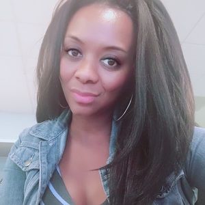 Meet your Posher, Daphne